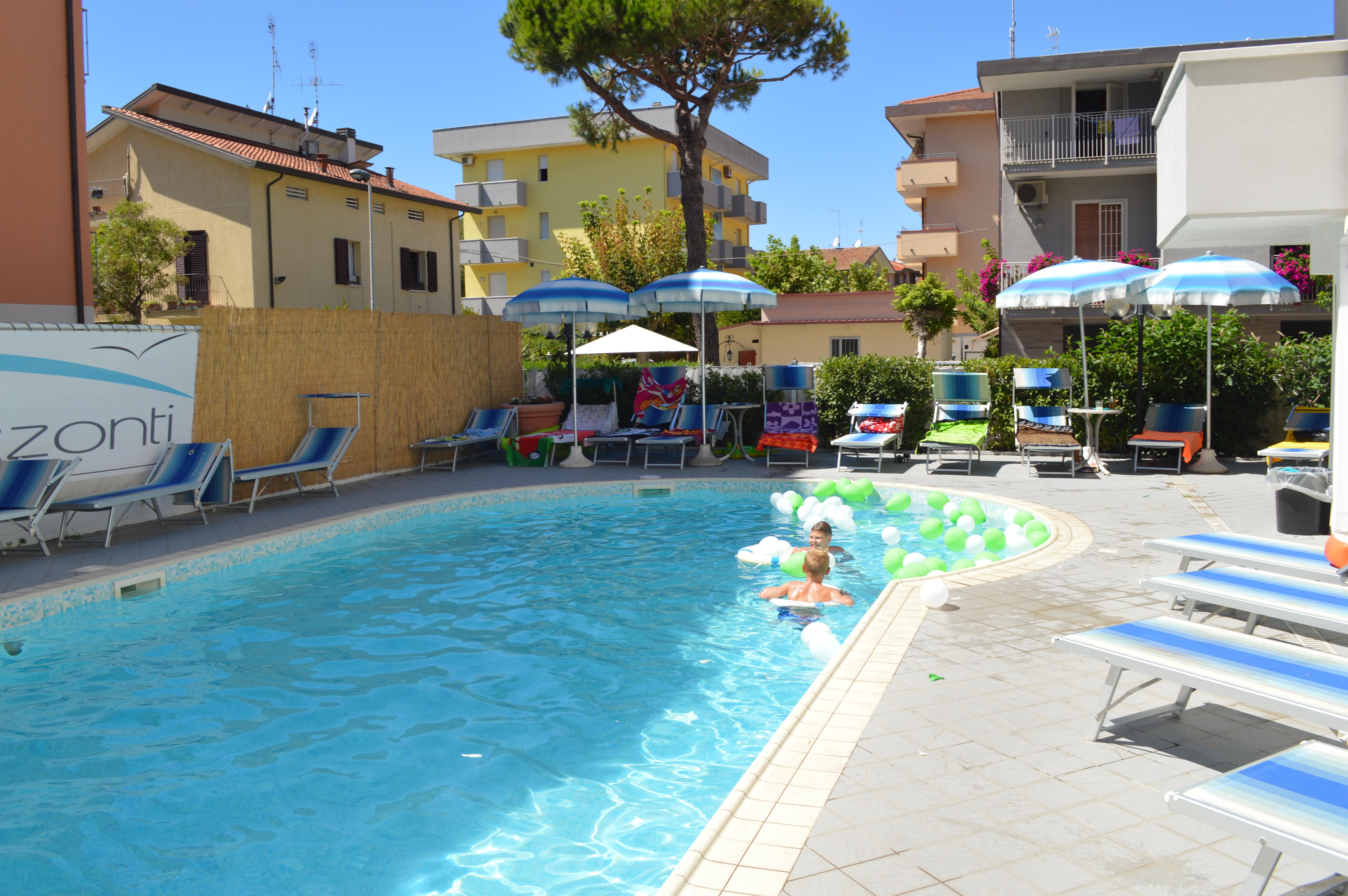 Hotel Orizzonti Ρίμινι Εξωτερικό φωτογραφία