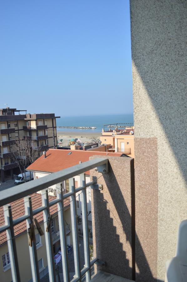 Hotel Orizzonti Ρίμινι Εξωτερικό φωτογραφία